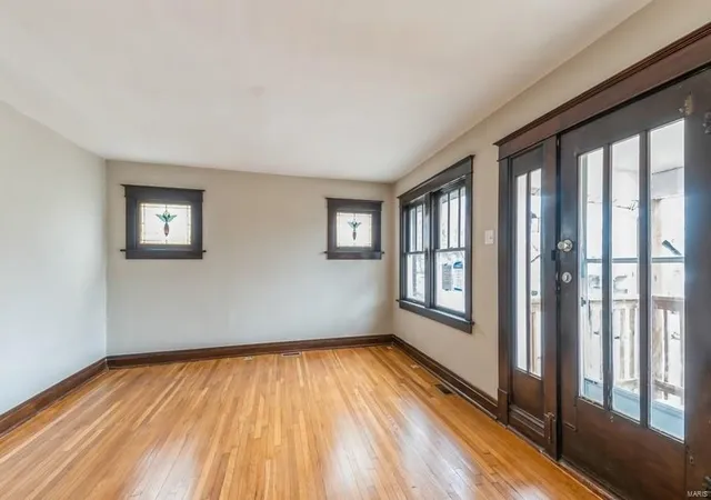 Photo 2 of Single family home for sale at 7437 Lynn Ave, Saint Louis, MO 63130 | MLS# 25008609 | Listing updated on 2025-02-17
