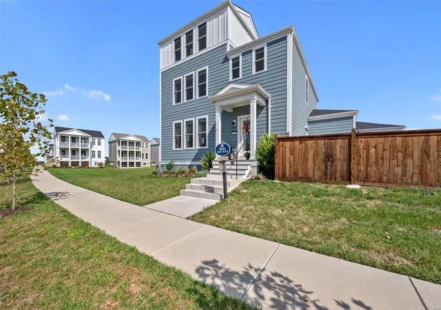Photo 3 of Single family home for sale at 6036 New Town Dr, Saint Charles, MO 63301 | MLS# 25008663 | Listing updated on 2025-02-20