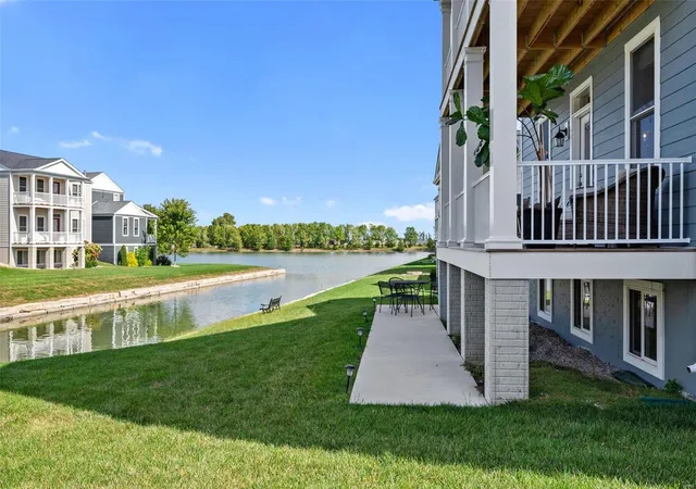 Photo 4 of Single family home for sale at 6036 New Town Dr, Saint Charles, MO 63301 | MLS# 25008663 | Listing updated on 2025-02-20