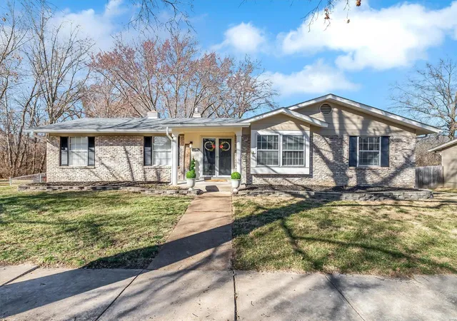 Photo 1 of Single family home for sale at 12971 Button Ct, Saint Louis, MO 63146 | MLS# 25008683 | Listing updated on 2025-03-17