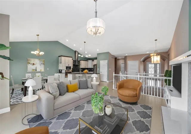 Photo 2 of Single family home for sale at 322 Pointe Loma Blvd, Lake Saint Louis, MO 63367 | MLS# 25008708 | Listing updated on 2025-03-19