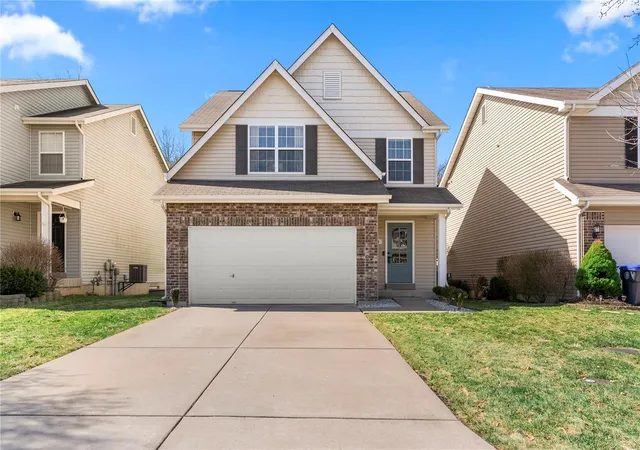 Photo 1 of Townhouse for sale at 559 Parkgate Dr, Lake Saint Louis, MO 63367 | MLS# 25008721 | Listing updated on 2025-03-14