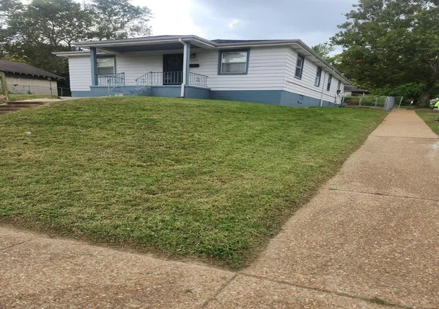 Photo 3 of Single family home for sale at 5458 W Florissant Ave, Saint Louis, MO 63120 | MLS# 25008724 | Listing updated on 2025-03-25