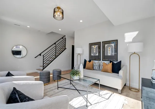 Photo 4 of Townhouse for sale at 4201 Olive St, Saint Louis, MO 63108 | MLS# 25008755 | Listing updated on 2025-03-03