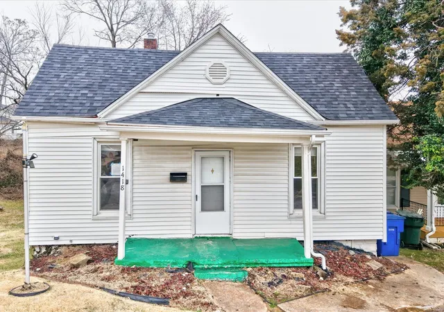 Photo 1 of Single family home for sale at 1418 Sulphur, Saint Louis, MO 63110 | MLS# 25008767 | Listing updated on 2025-02-18