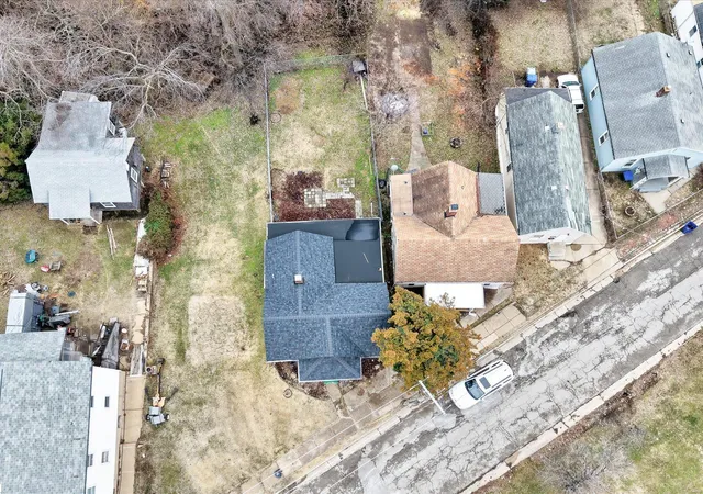 Photo 3 of Single family home for sale at 1418 Sulphur, Saint Louis, MO 63110 | MLS# 25008767 | Listing updated on 2025-02-18