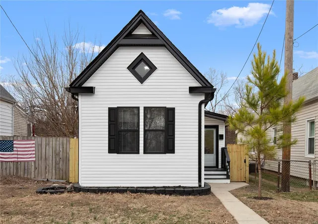 Photo 2 of Single family home for sale at 6845 Magnolia Ave, Saint Louis, MO 63143 | MLS# 25008782 | Listing updated on 2025-03-14