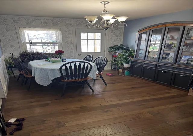 Photo 2 of Single family home for sale at 522 N Elm, Dexter, MO 63841 | MLS# 25008840 | Listing updated on 2025-02-18