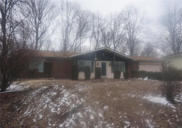 Photo 3 of Sale Pending at 13037 Ferncrest Ct, Saint Louis, MO 63141 | MLS# 25008847 | Listing updated on 2025-03-06