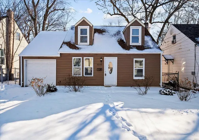 Photo 1 of Single family home for sale at 3240 Rex Ave, Saint Louis, MO 63114 | MLS# 25008914 | Listing updated on 2025-02-21