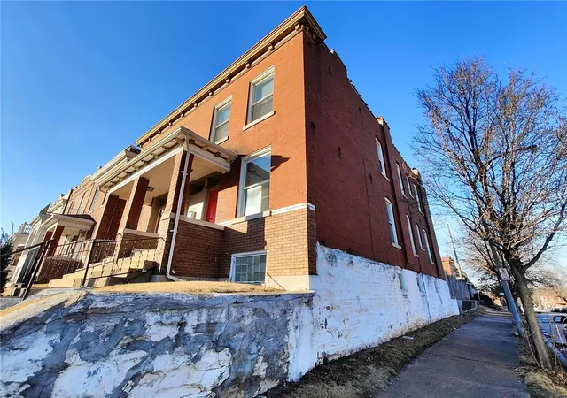 Photo 2 of Townhouse for sale at 3131 Keokuk St #3131, Saint Louis, MO 63118 | MLS# 25008920 | Listing updated on 2025-02-27