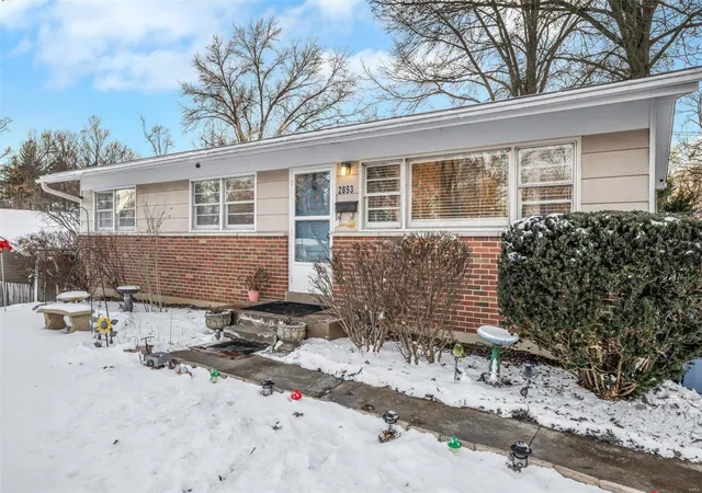 Photo 3 of Single family home for sale at 2893 Lesmer Ct, Saint Louis, MO 63114 | MLS# 25008949 | Listing updated on 2025-02-21
