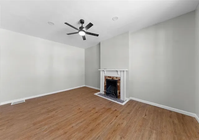Photo 2 of Single family home for sale at 4550 Newberry Terr, Saint Louis, MO 63113 | MLS# 25008987 | Listing updated on 2025-03-14