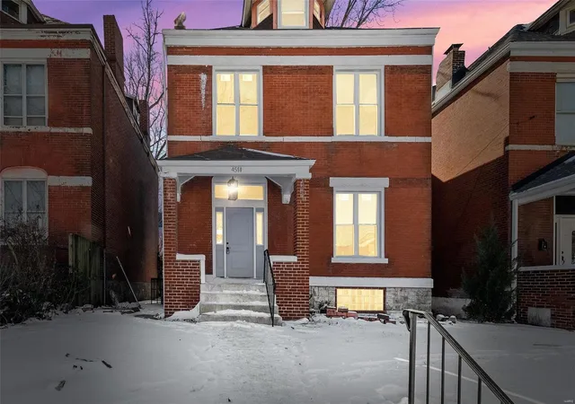 Photo 1 of Single family home for sale at 4550 Newberry Terr, Saint Louis, MO 63113 | MLS# 25008987 | Listing updated on 2025-03-14
