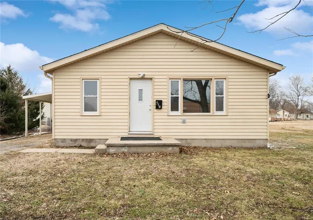 Photo 1 of Single family home for sale at 113 School St, Chaffee, MO 63740 | MLS# 25009014 | Listing updated on 2025-03-10