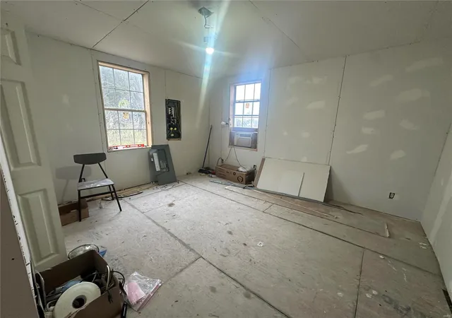 Photo 7 of Single family home for sale at 413 S Drake St, Bernie, MO 63822 | MLS# 25009105 | Listing updated on 2025-02-19