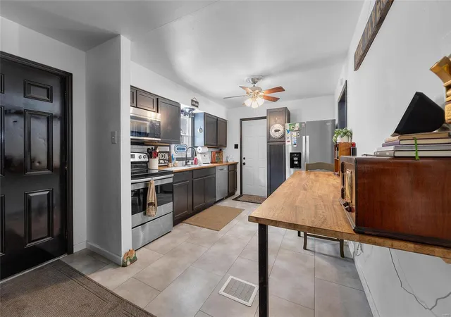 Photo 3 of Single family home for sale at 4659 Spring Glen Dr, House Springs, MO 63051 | MLS# 25009116 | Listing updated on 2025-03-19