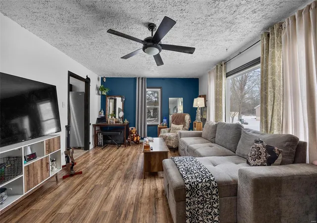 Photo 3 of Single family home for sale at 4659 Spring Glen Dr, House Springs, MO 63051 | MLS# 25009116 | Listing updated on 2025-03-19