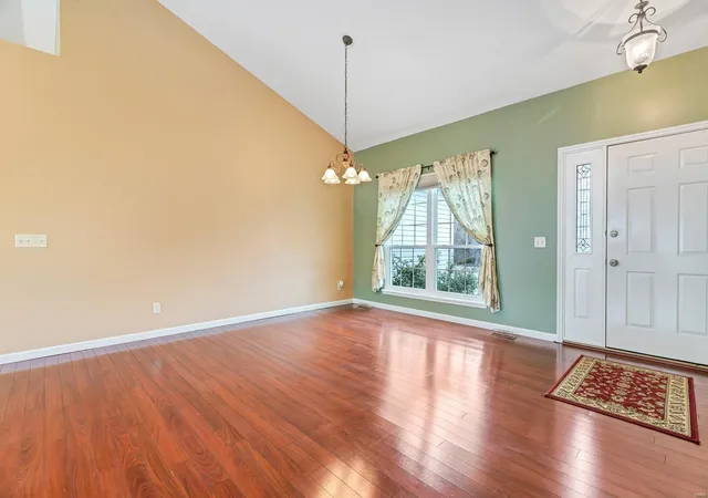 Photo 1 of Single family home for sale at 3445 Cottonwood Dr, Saint Charles, MO 63301 | MLS# 25009117 | Listing updated on 2025-02-19
