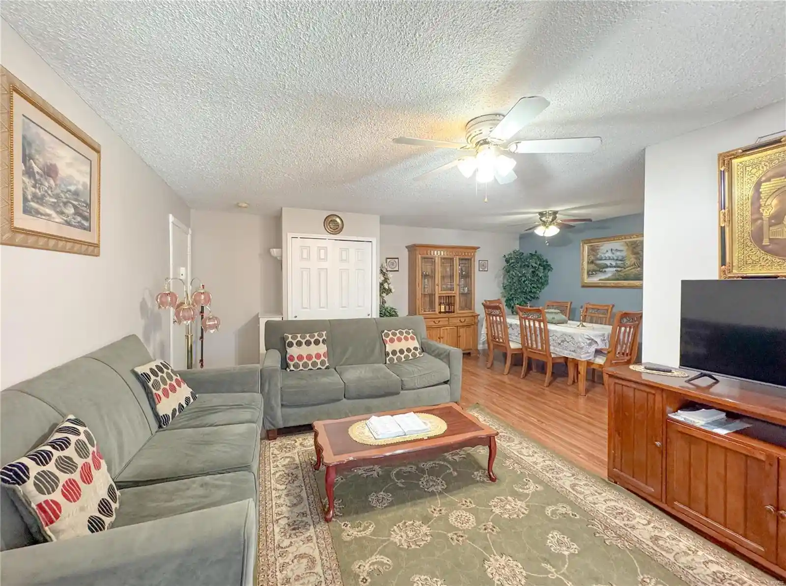 Listing Photo 2 - Condo for sale in 3253 Leisurewood Ct located at 3253 Leisurewood Ct, Florissant, MO 63033 - Unit 3253 Leisurewood Ct