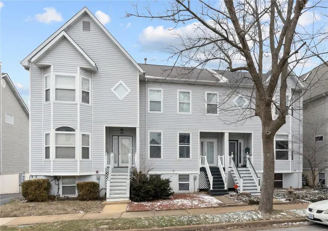 Photo 1 of Townhouse for sale at 5777 Kingsbury Pl, Saint Louis, MO 63112 | MLS# 25009122 | Listing updated on 2025-03-18