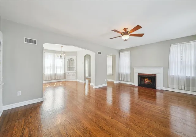 Photo 3 of Single family home for sale at 7414 Melrose Ave, Saint Louis, MO 63130 | MLS# 25009160 | Listing updated on 2025-03-19