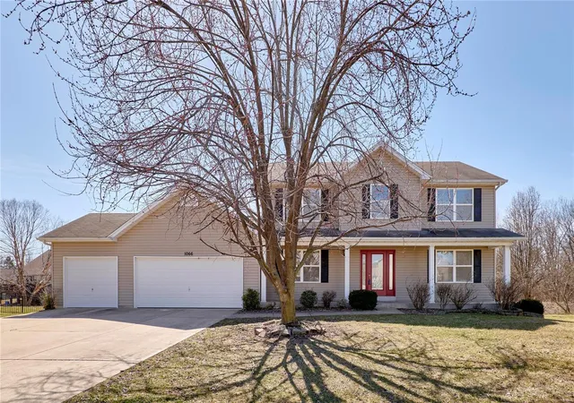 Photo 1 of Single family home for sale at 1066 Dardenne Woods Dr, O Fallon, MO 63368 | MLS# 25009208 | Listing updated on 2025-03-17