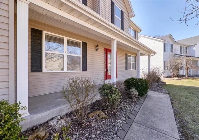 Photo 2 of Single family home for sale at 1066 Dardenne Woods Dr, O Fallon, MO 63368 | MLS# 25009208 | Listing updated on 2025-03-17