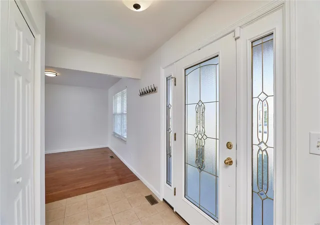 Photo 3 of Single family home for sale at 1066 Dardenne Woods Dr, O Fallon, MO 63368 | MLS# 25009208 | Listing updated on 2025-03-17