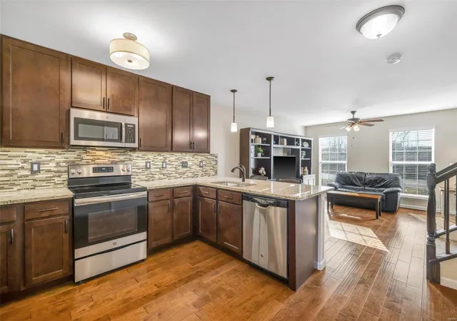 Photo 3 of Townhouse for sale at 1823 Basston Dr, Saint Louis, MO 63146 | MLS# 25009217 | Listing updated on 2025-03-16