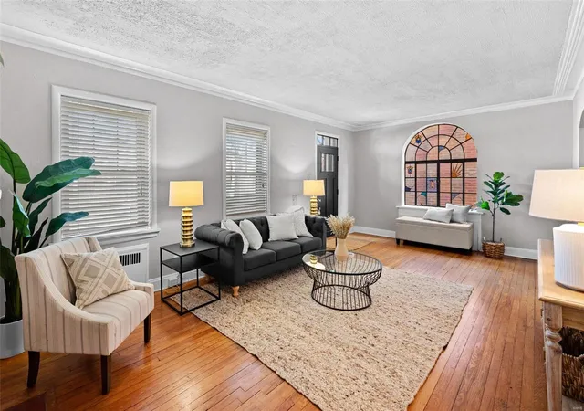 Photo 3 of Sale Pending at 5726 Goethe Ave, Saint Louis, MO 63109 | MLS# 25009240 | Listing updated on 2025-03-18
