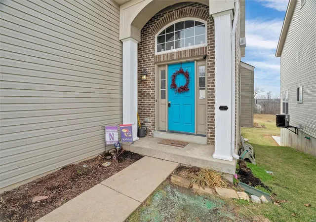 Photo 3 of Single family home for sale at 7368 Tournament Dr, Saint Louis, MO 63129 | MLS# 25009278 | Listing updated on 2025-03-18