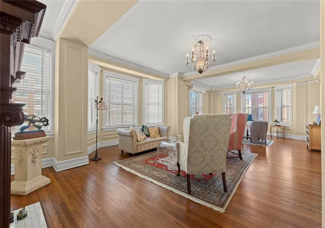 Photo 2 of Condo for sale at 4954 Lindell Blvd #6E, Saint Louis, MO 63108 | MLS# 25009280 | Listing updated on 2025-03-12