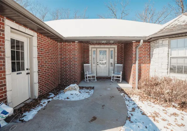 Photo 2 of Single family home for sale at 450 Worth St, Holts Summit, MO 65043 | MLS# 25009300 | Listing updated on 2025-02-21