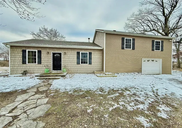 Photo 1 of Single family home for sale at 4800 Kk Rd, Waterloo, IL 62298 | MLS# 25009344 | Listing updated on 2025-03-19