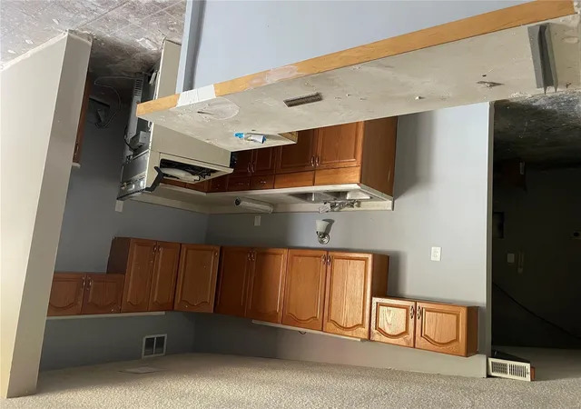 Photo 2 of Single family home for sale at 8408 Buckthorn Dr, Saint Louis, MO 63134 | MLS# 25009358 | Listing updated on 2025-04-02
