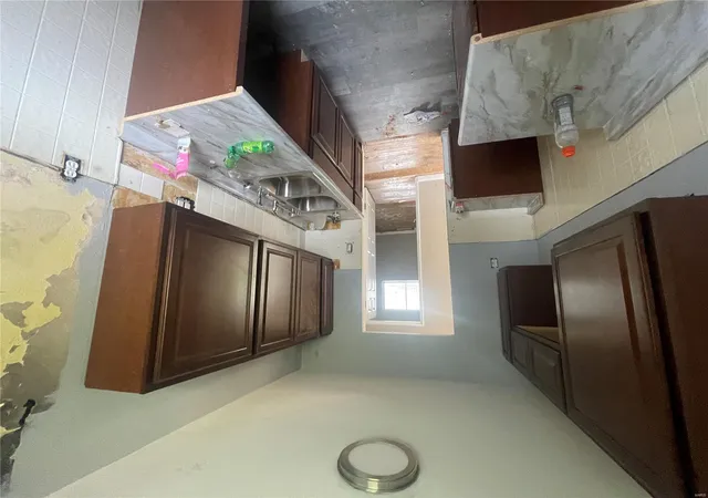 Photo 2 of Single family home for sale at 209 Grampian Rd, Saint Louis, MO 63137 | MLS# 25009364 | Listing updated on 2025-04-02