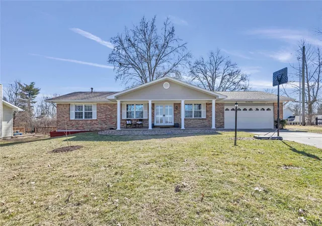 Photo 1 of Sale Pending at 398 Beaver Lake Dr, Saint Charles, MO 63303 | MLS# 25009411 | Listing updated on 2025-03-09