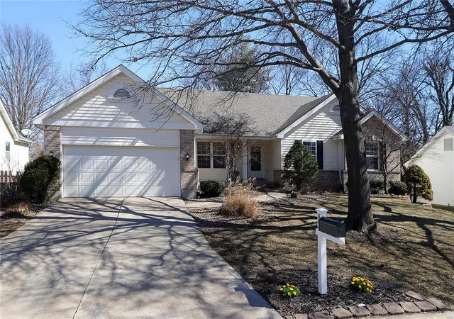 Photo 1 of Sale Pending at 606 Wyatt Dr, Saint Peters, MO 63376 | MLS# 25009421 | Listing updated on 2025-03-17