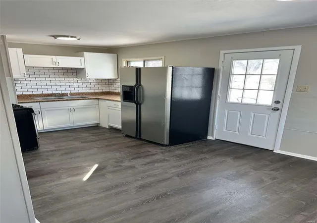 Photo 3 of Single family home for sale at 1103 N 39th St, Belleville, IL 62226 | MLS# 25009434 | Listing updated on 2025-02-21