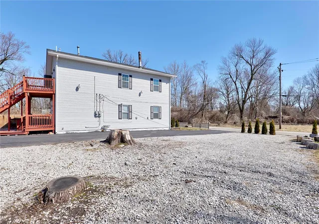 Photo 3 of Sale Pending at 9517 West Ave, Saint Louis, MO 63137 | MLS# 25009507 | Listing updated on 2025-03-18
