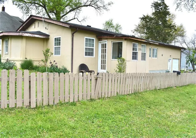 Photo 1 of Sale Pending at 235 Pardella Ave, Saint Louis, MO 63125 | MLS# 25009544 | Listing updated on 2025-02-21