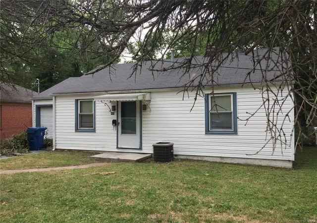 Photo 1 of Single family home for sale at 433 Jean Ave, Saint Louis, MO 63135 | MLS# 25009578 | Listing updated on 2025-02-22