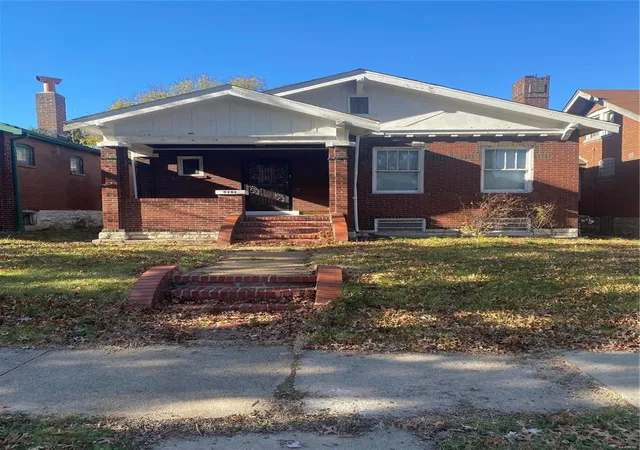 Photo 2 of Single family home for sale at 5451 Queens Ave, Saint Louis, MO 63115 | MLS# 25009581 | Listing updated on 2025-02-22