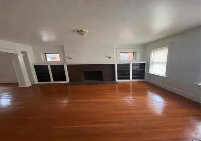 Photo 3 of Single family home for sale at 5451 Queens Ave, Saint Louis, MO 63115 | MLS# 25009581 | Listing updated on 2025-02-22