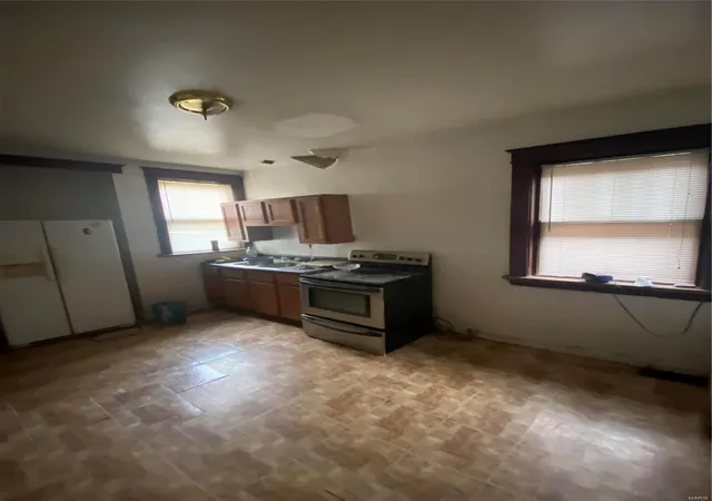 Photo 4 of Single family home for sale at 5451 Queens Ave, Saint Louis, MO 63115 | MLS# 25009581 | Listing updated on 2025-02-22