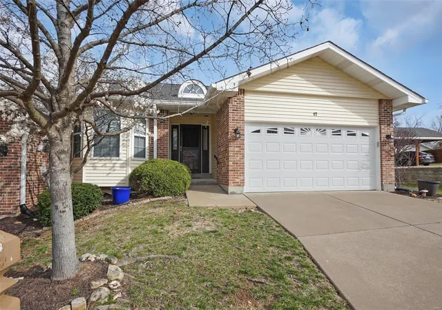 Photo 1 of Condo for sale at 27 Rue De Paix, Lake Saint Louis, MO 63367 | MLS# 25009599 | Listing updated on 2025-03-19