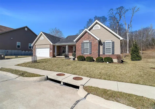 Photo 1 of Single family home for sale at 4957 Quail Crst Ct, Saint Louis, MO 63128 | MLS# 25009600 | Listing updated on 2025-03-12