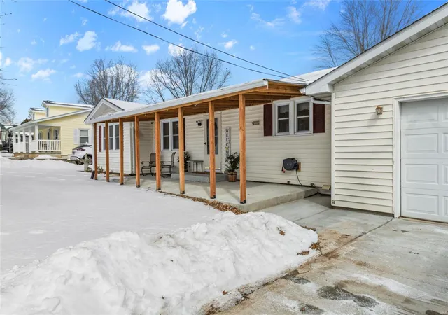 Photo 4 of Single family home for sale at 160 Highway 61, Bloomsdale, MO 63627 | MLS# 25009645 | Listing updated on 2025-03-09