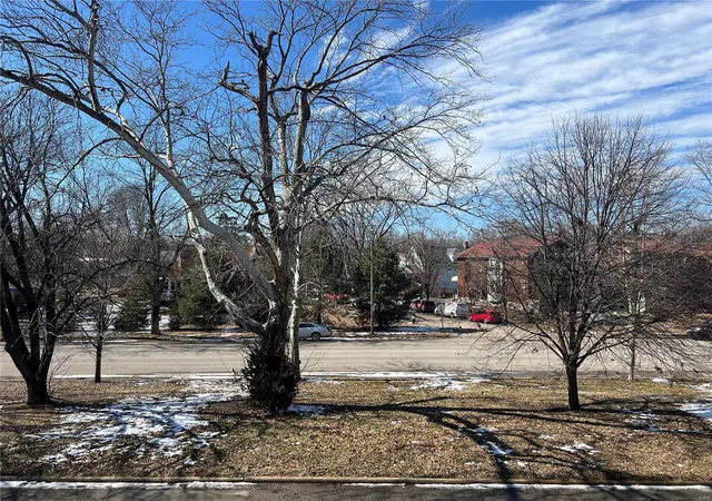 Photo 2 of Sale Pending at 5434 Christy Ave, Saint Louis, MO 63116 | MLS# 25009654 | Listing updated on 2025-03-14
